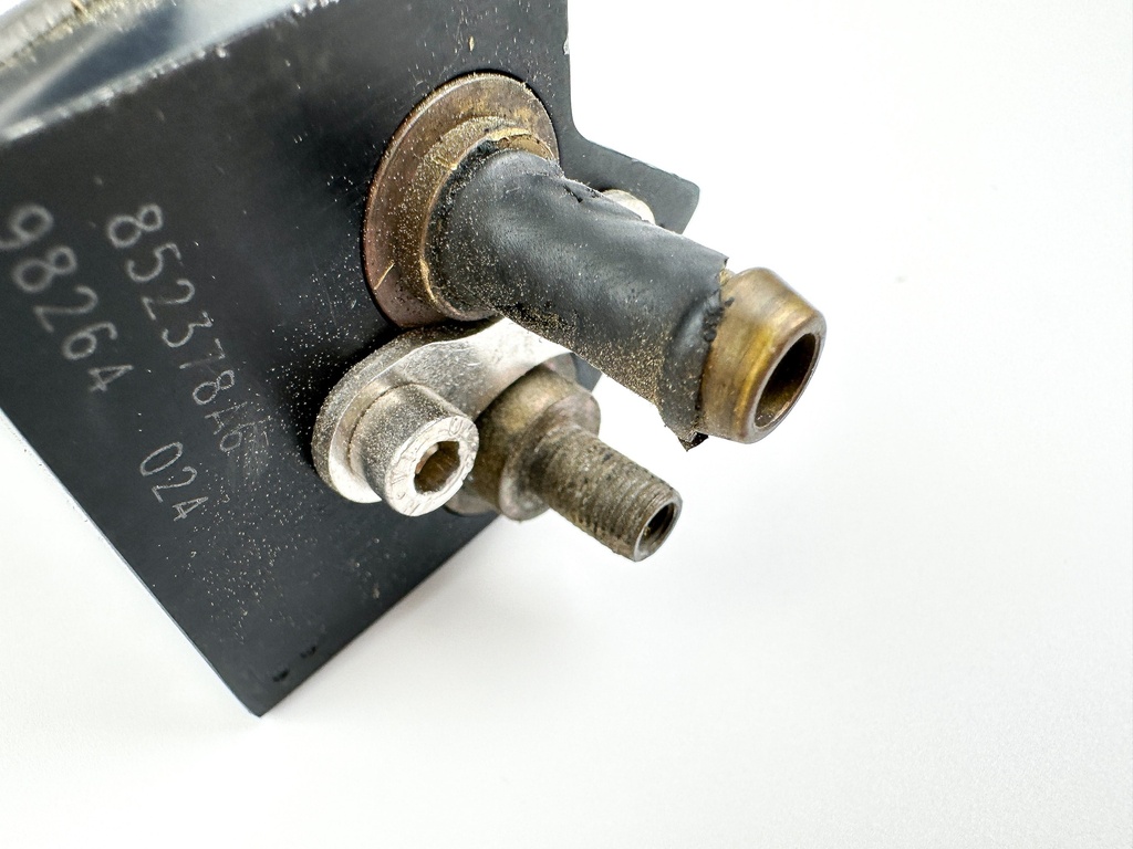 1999 Mercury 150HP 2 Stroke Port Fuel Rail With Injectors 804511