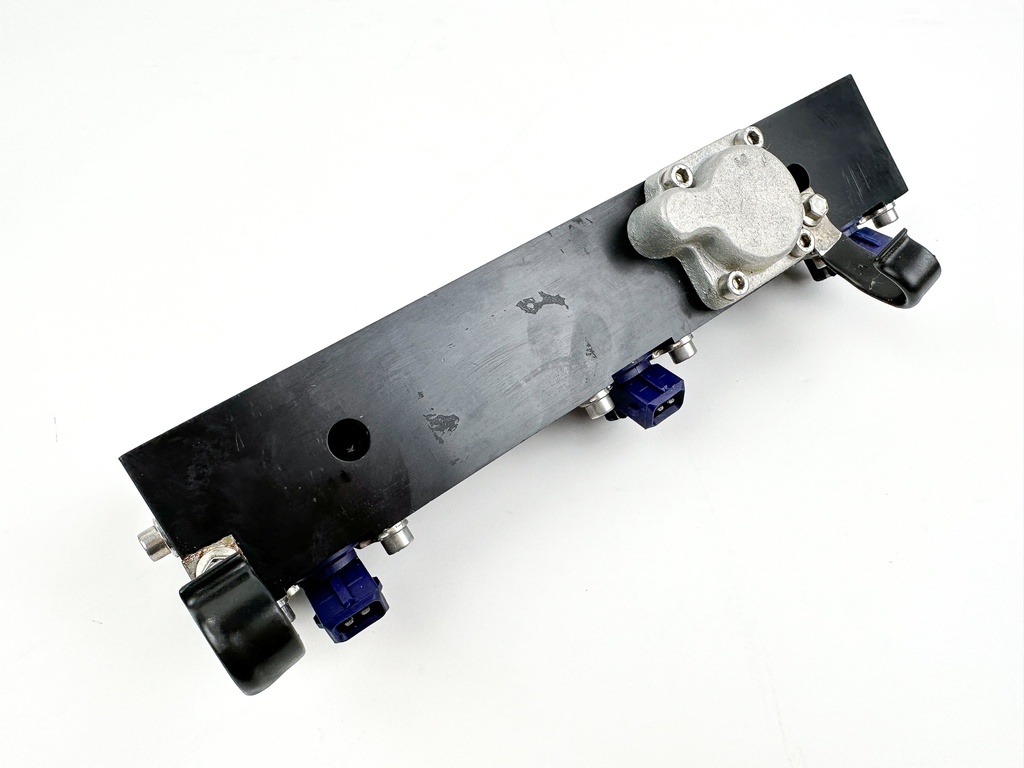 1999 Mercury 150HP 2 Stroke Starboard Fuel Rail With Injectors 804512