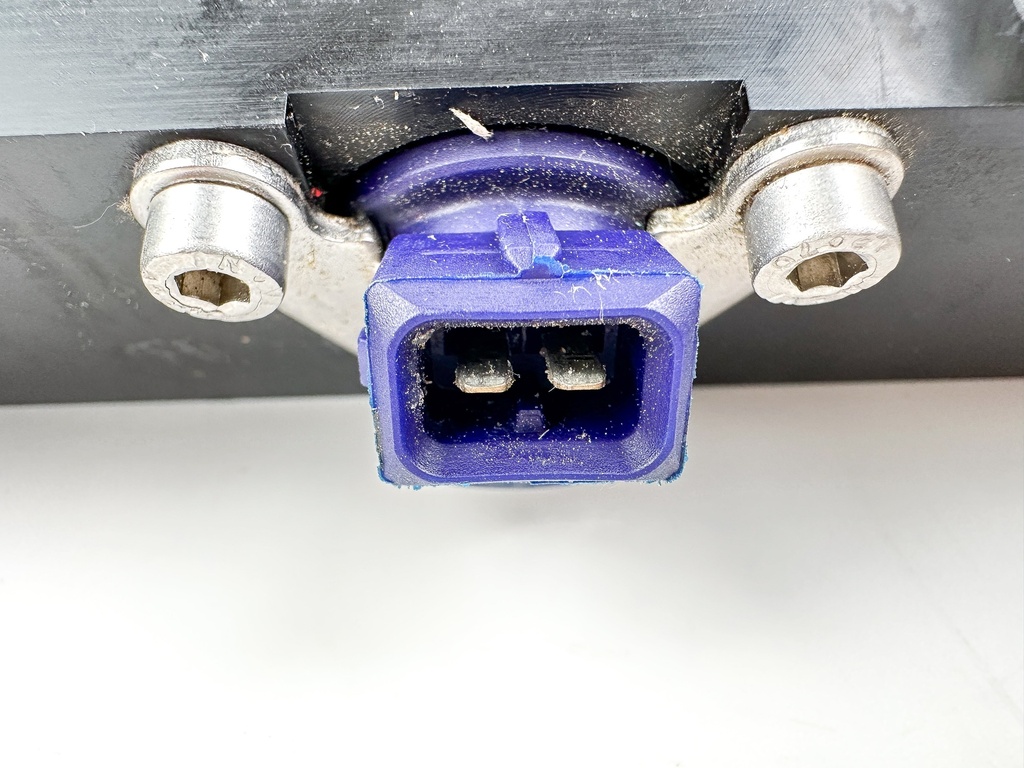 1999 Mercury 150HP 2 Stroke Starboard Fuel Rail With Injectors 804512