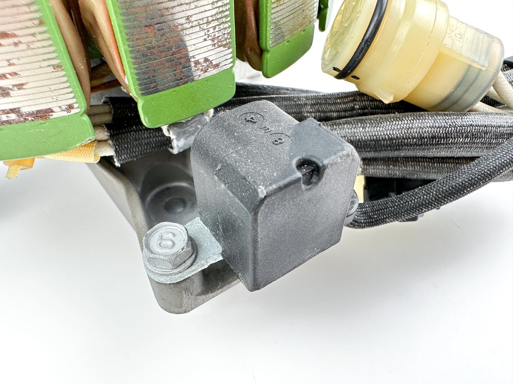 2013-21 Yamaha 150 175 200 HP Outboard Stator Coil Pulser Base Assembly 6DA-81410-00-00