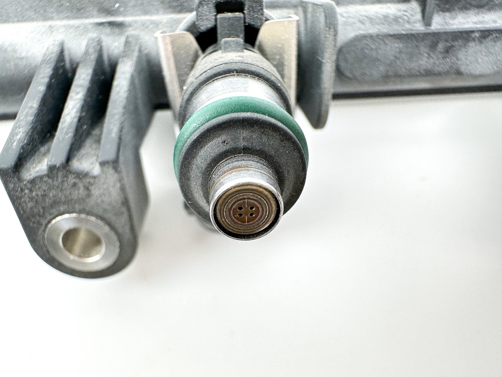 2012 Yamaha F350 350HP 4 Stroke Outboard Fuel Injector Set With Rails 6AW-13160-10-00