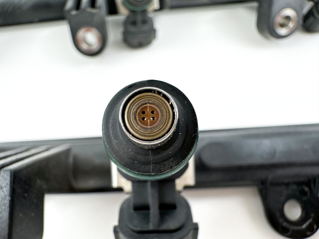 2012 Yamaha F350 350HP 4 Stroke Outboard Fuel Injector Set With Rails 6AW-13160-10-00