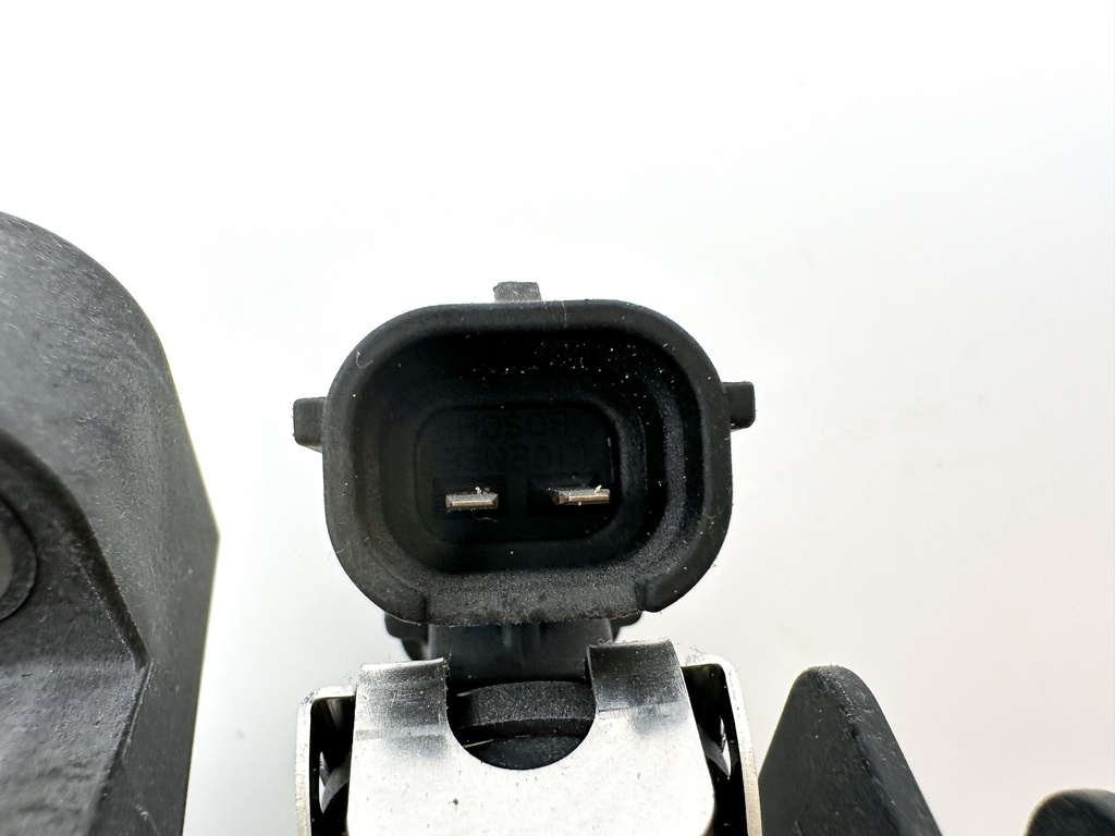 2012 Yamaha F350 350HP 4 Stroke Outboard Fuel Injector Set With Rails 6AW-13160-10-00