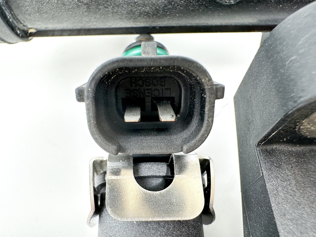 2012 Yamaha F350 350HP 4 Stroke Outboard Fuel Injector Set With Rails 6AW-13160-10-00