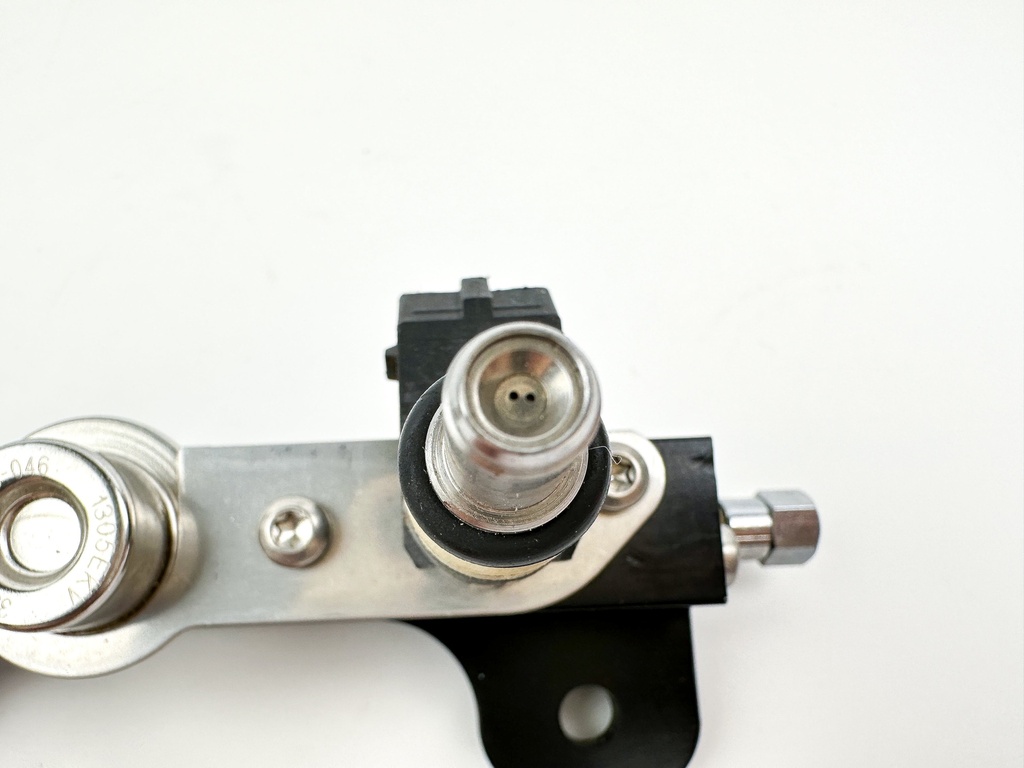 Mercury 135 150 175 200 HP L4 Verado Fuel Injector Set With Rail 892811T02