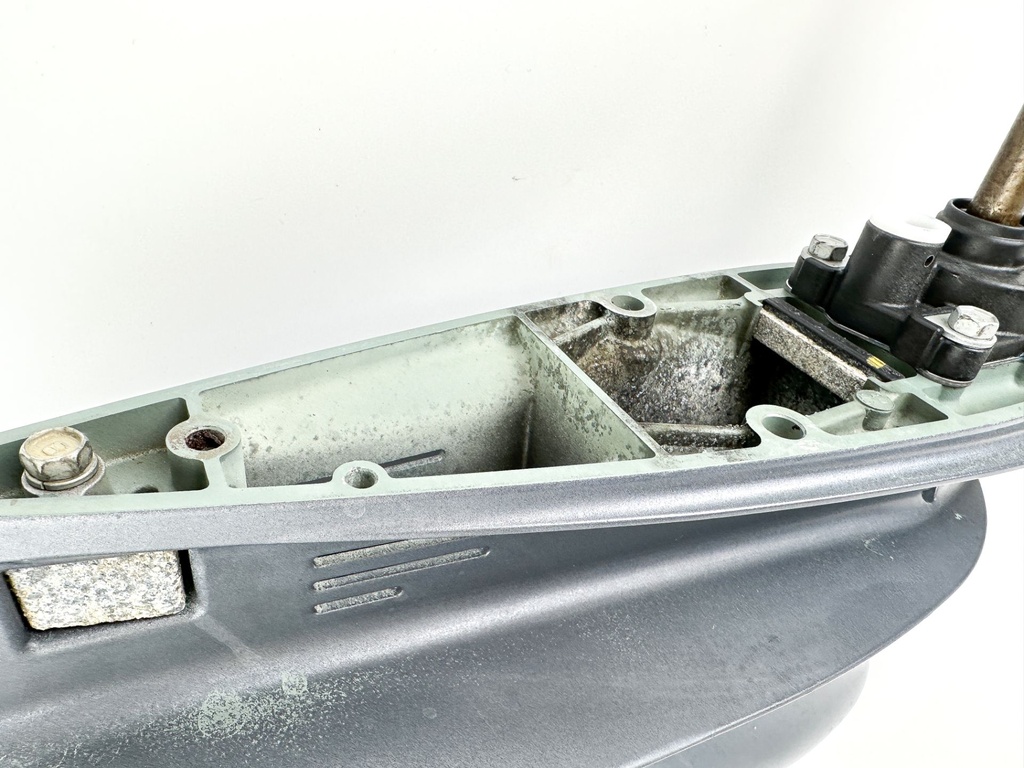 00-08 Yamaha 40HP 4 Stroke Outboard 20" Long Lower Unit Gear Case RH 67C-45300-10-4D