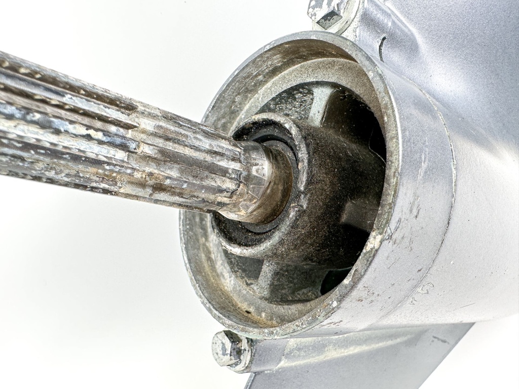 00-08 Yamaha 40HP 4 Stroke Outboard 20" Long Lower Unit Gear Case RH 67C-45300-10-4D