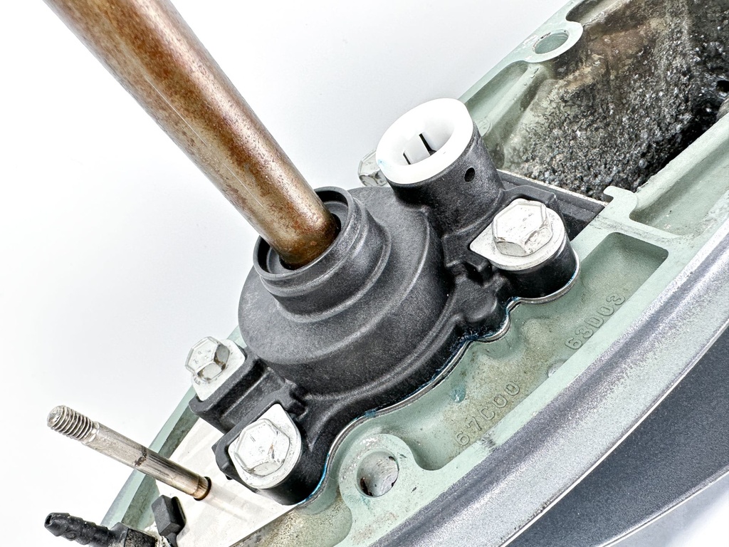 00-08 Yamaha 40HP 4 Stroke Outboard 20" Long Lower Unit Gear Case RH 67C-45300-10-4D