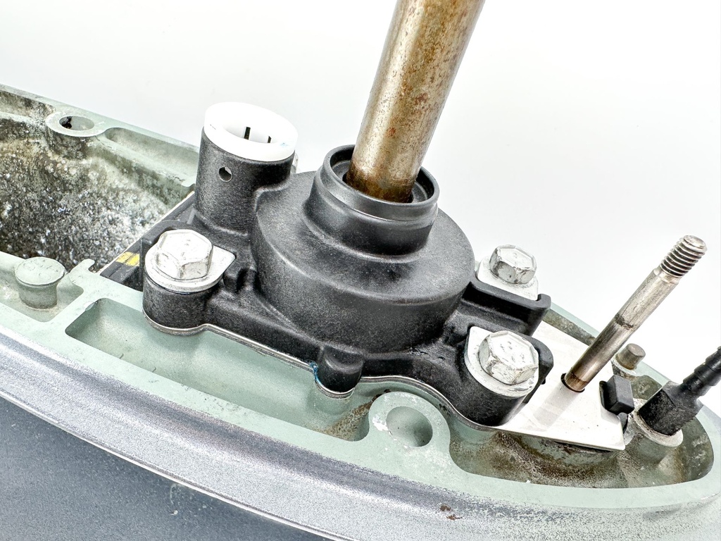 00-08 Yamaha 40HP 4 Stroke Outboard 20" Long Lower Unit Gear Case RH 67C-45300-10-4D