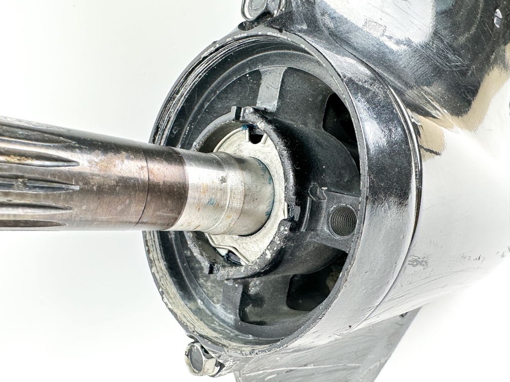 2001 - 2006 Suzuki DF 90 115 HP 4 Stroke 20" Long Lower Unit Gear Case