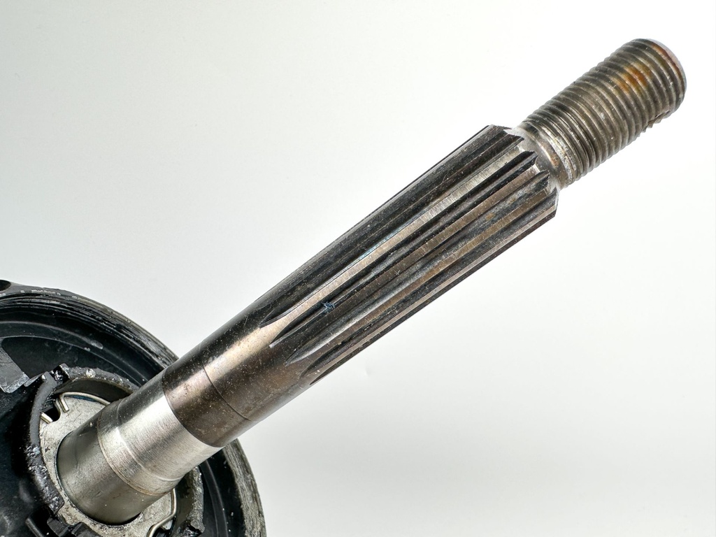 2001 - 2006 Suzuki DF 90 115 HP 4 Stroke 20" Long Lower Unit Gear Case