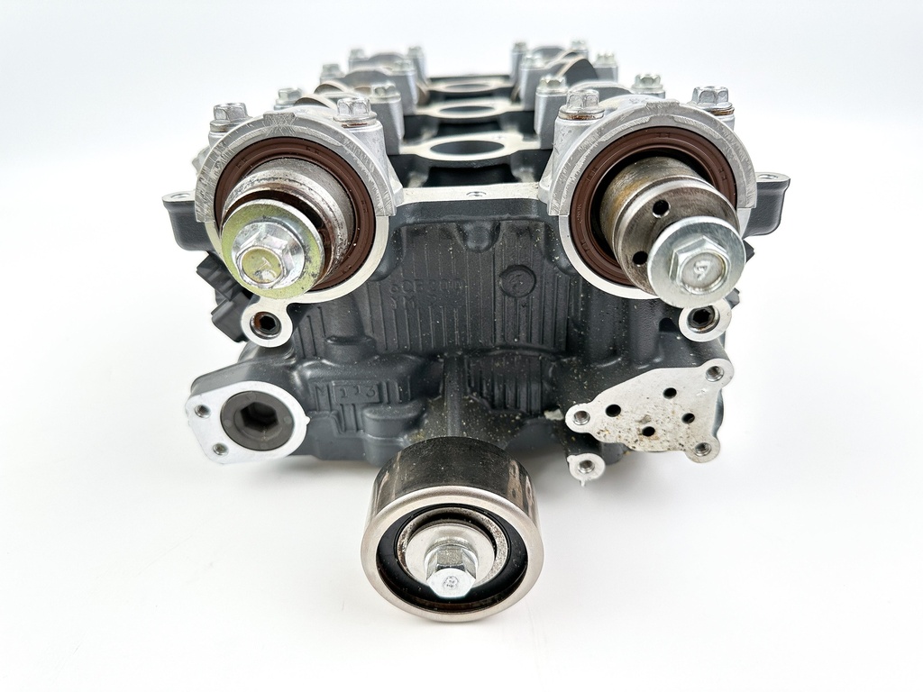 Yamaha 225 250 300 HP 4.2L Port Cylinder Head 6CE-W009C-00-9S