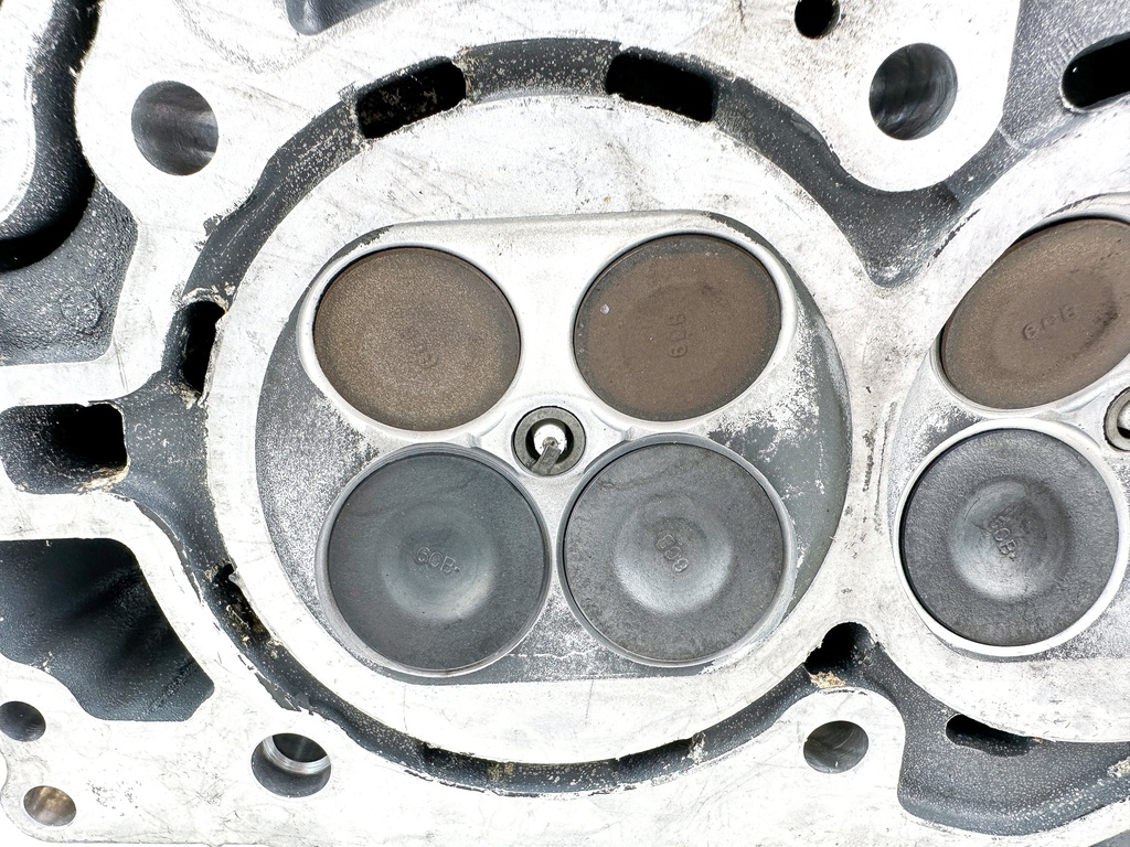 Yamaha 225 250 300 HP 4.2L Port Cylinder Head 6CE-W009C-00-9S