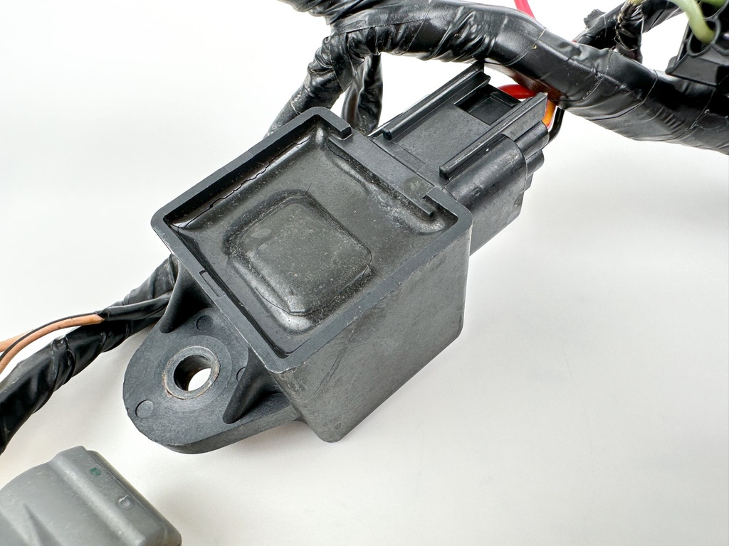 2000 Yamaha 115 HP 4 Stroke Outboard Engine Wire Harness 68V-82590-00-00 OEM