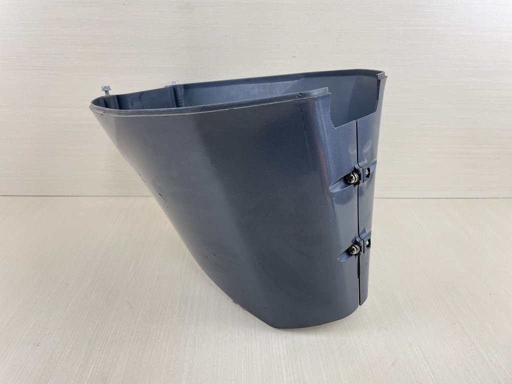 2004 Yamaha 40HP F40 Outboard Lower Apron Cover Cowling 67C-42741-10-4D  