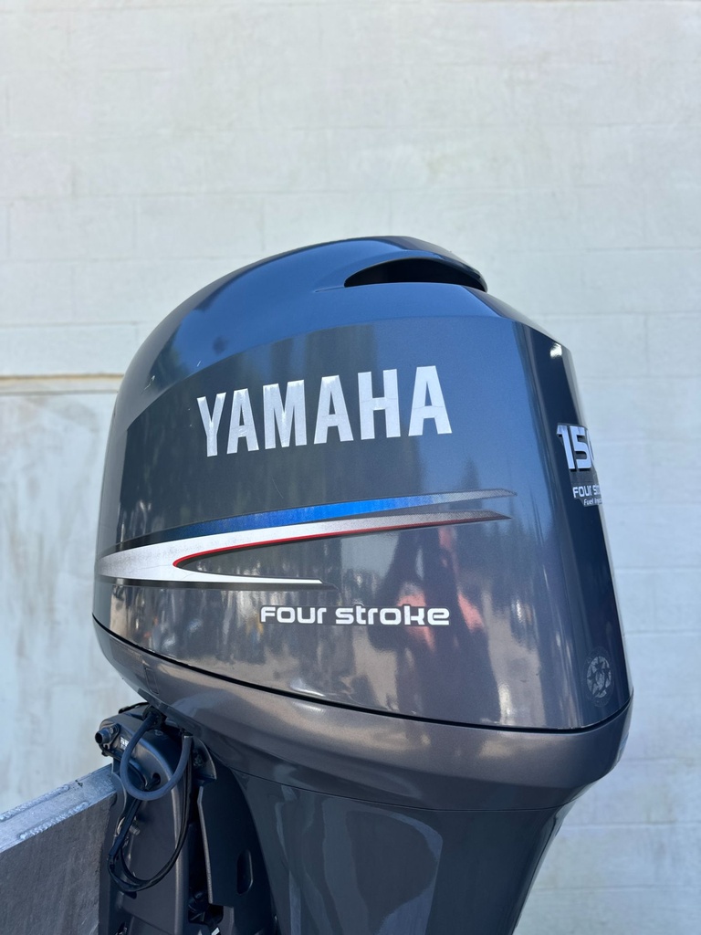 2004 Yamaha 150 HP 4 Stroke Outboard Engine Complete  OEM