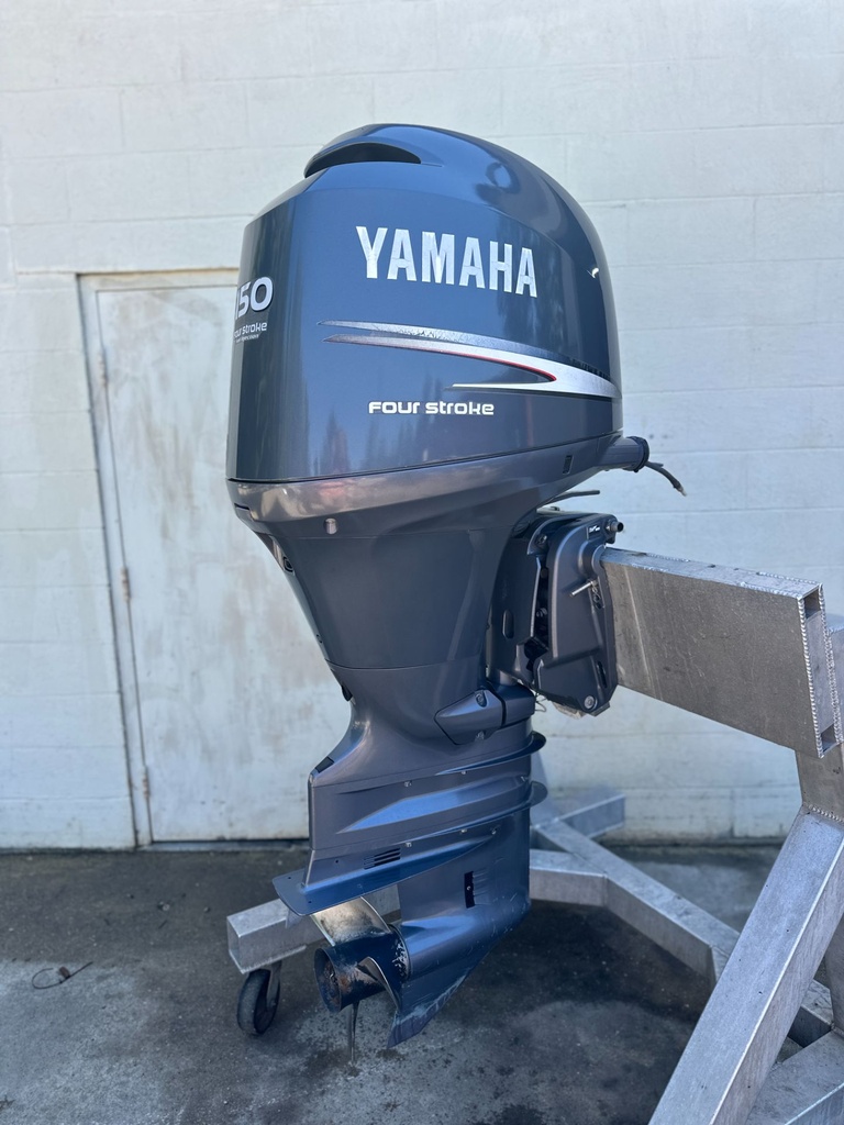 2004 Yamaha 150 HP 4 Stroke Outboard Engine Complete  OEM