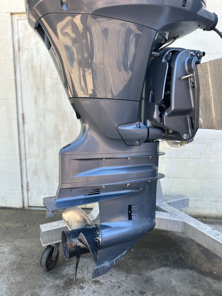 2004 Yamaha 150 HP 4 Stroke Outboard Engine Complete  OEM