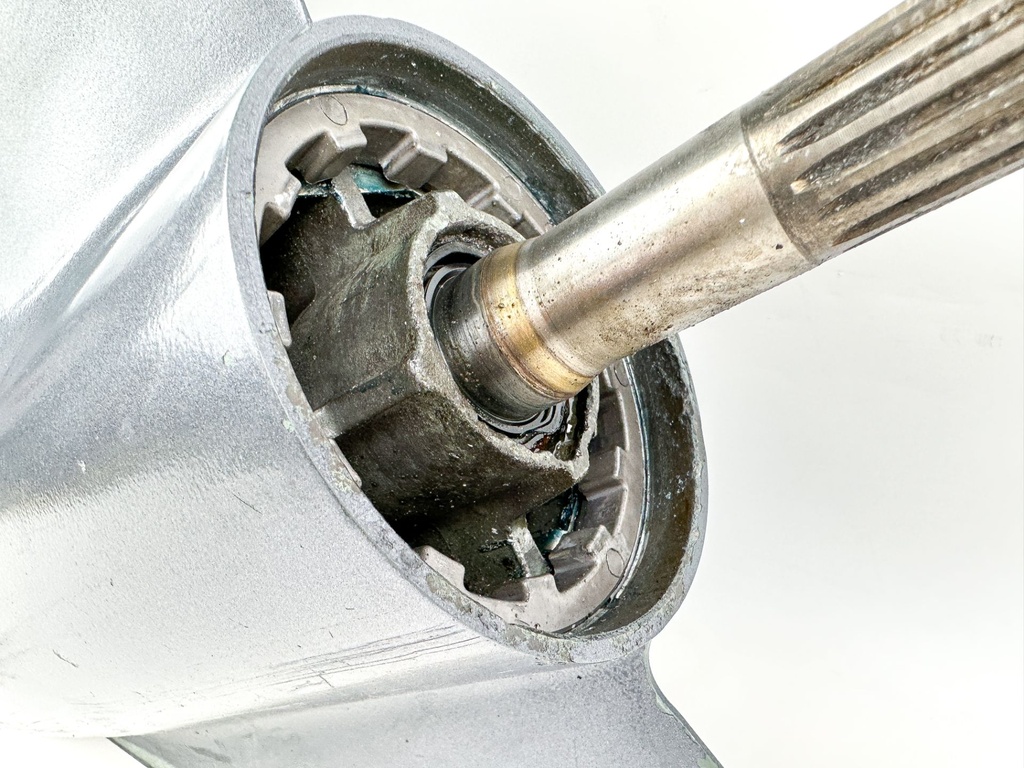 Yamaha 150 175 200 HP 2 Stroke Outboard 25" XL Lower Unit Gear Case Counter