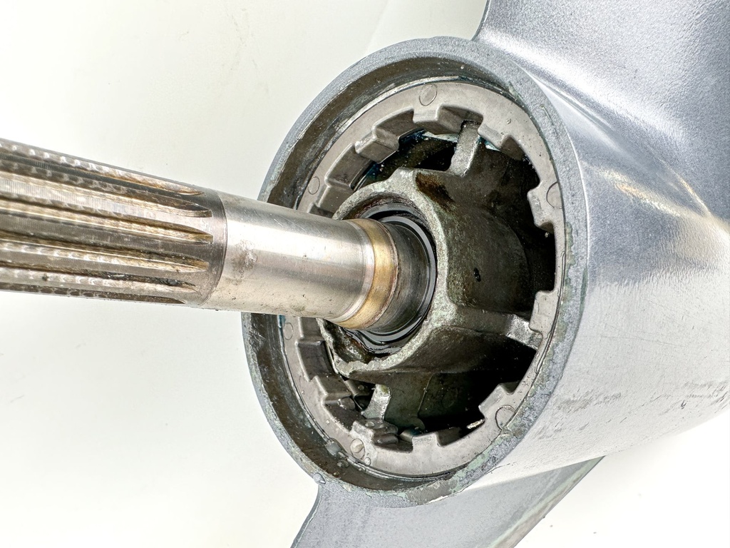 Yamaha 150 175 200 HP 2 Stroke Outboard 25" XL Lower Unit Gear Case Counter