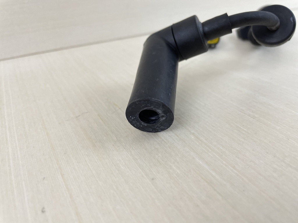 2004 Yamaha 40HP F40 4 Stroke Outboard Ignition Coil & Wire 67C-85570-00-00