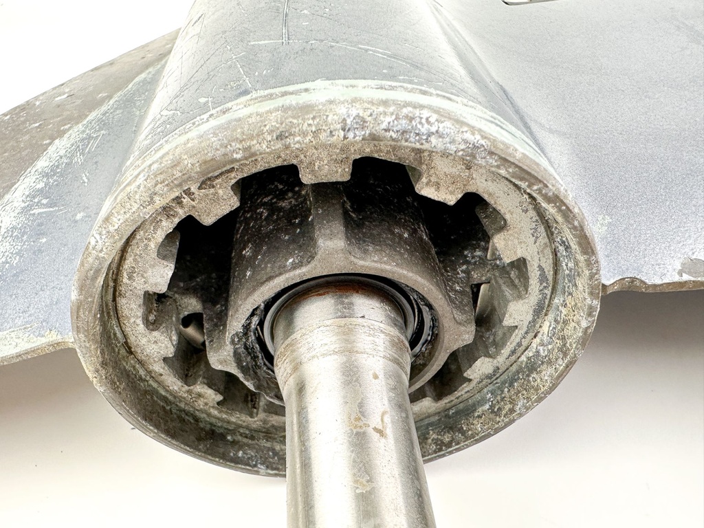 84-2009 Yamaha 115 130 140 HP 2 Stroke Outboard 25" XL Lower Unit Gear Case