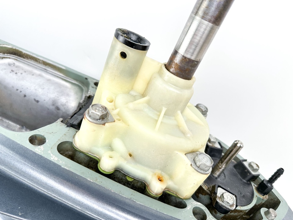 84-2009 Yamaha 115 130 140 HP 2 Stroke Outboard 25" XL Lower Unit Gear Case