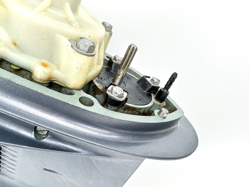 84-2009 Yamaha 115 130 140 HP 2 Stroke Outboard 25" XL Lower Unit Gear Case