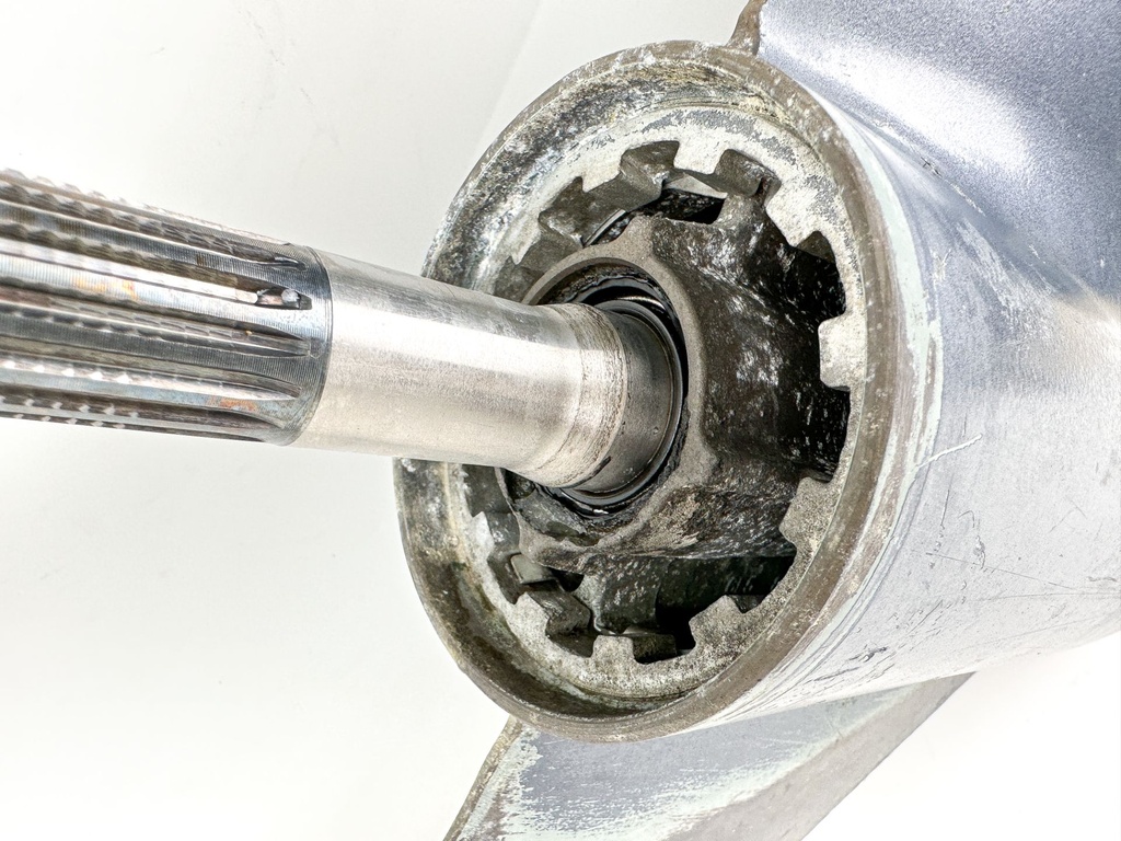 84-2009 Yamaha 115 130 140 HP 2 Stroke Outboard 25" XL Lower Unit Gear Case