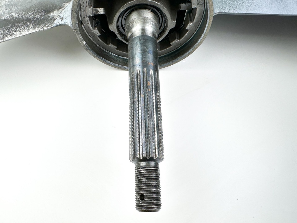 1998 Yamaha 150HP Outboard 2 Stroke XL Lower Unit Gear Case