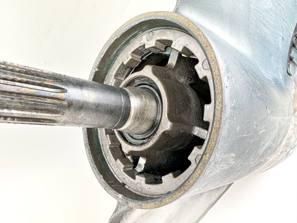 1998 Yamaha 150HP Outboard 2 Stroke XL Lower Unit Gear Case