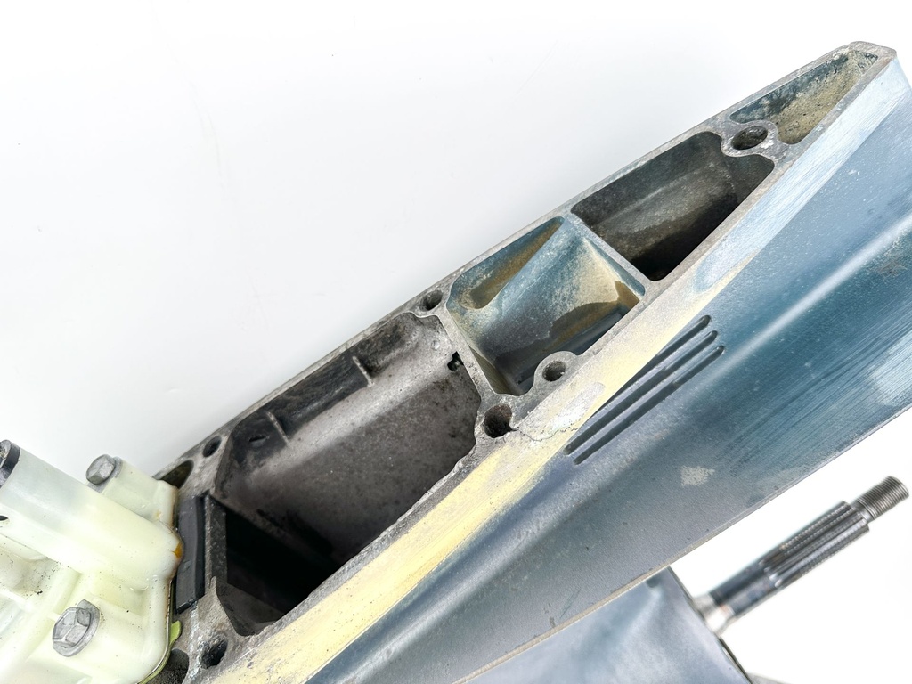 1998 Yamaha 150HP Outboard 2 Stroke XL Lower Unit Gear Case