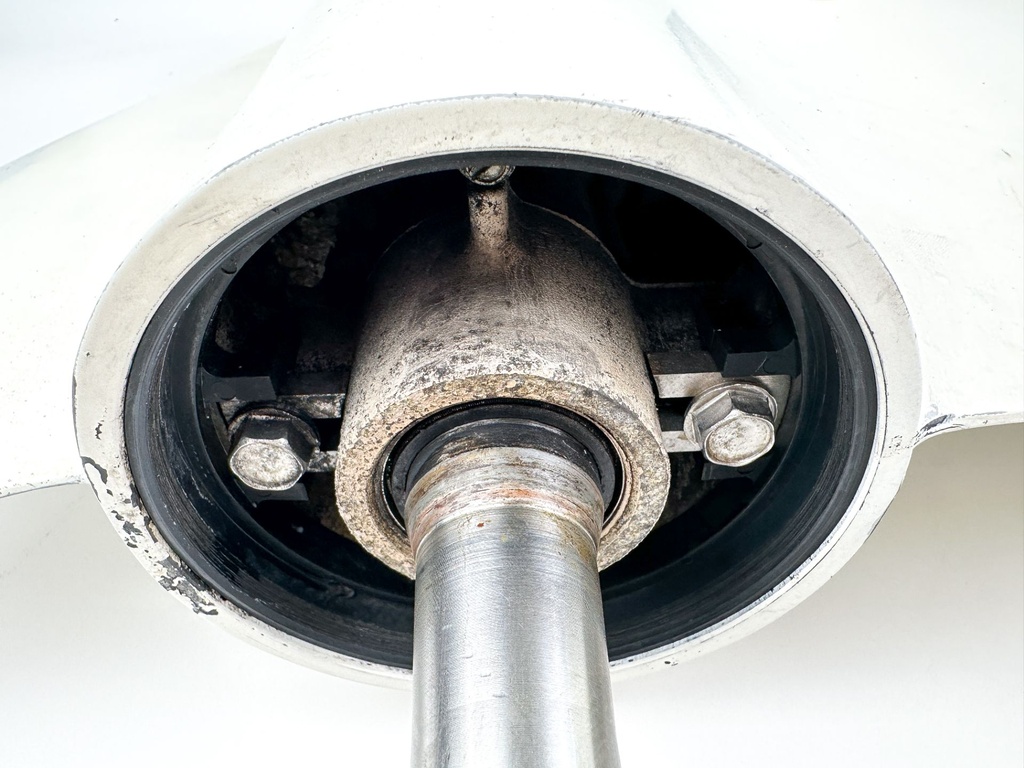 2008 Evinrude 250HP 2 Stroke Etec 25" XL Magnum 1 M1 Lower Unit 5007669