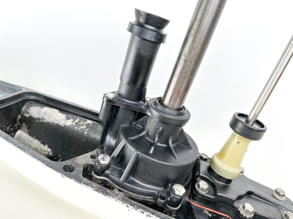 2008 Evinrude 250HP 2 Stroke Etec 25" XL Magnum 1 M1 Lower Unit 5007669