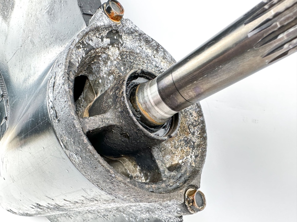 Suzuki 150 175 HP 4 Stroke Outboard 25" XL Lower Unit Gear Case 50040-96838-Y5S