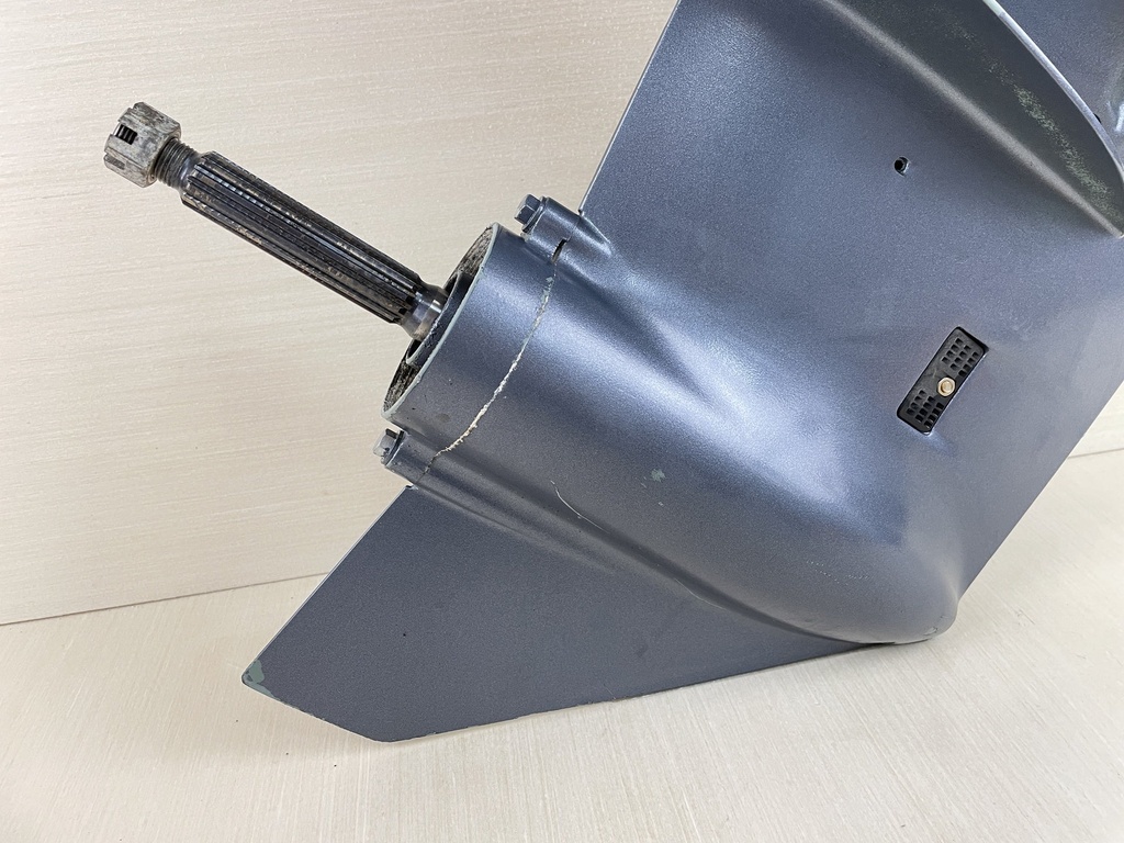 2004 Yamaha 40HP 4 Stroke 20" Long Lower Unit Gear Case RH 67C-45300-11-4D