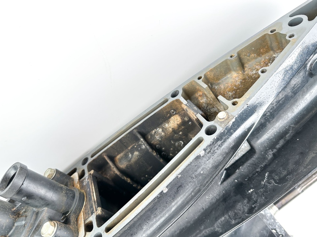 Suzuki 150 175 HP 4 Stroke Outboard 25" XL Lower Unit Gear Case 50040-96838-Y5S