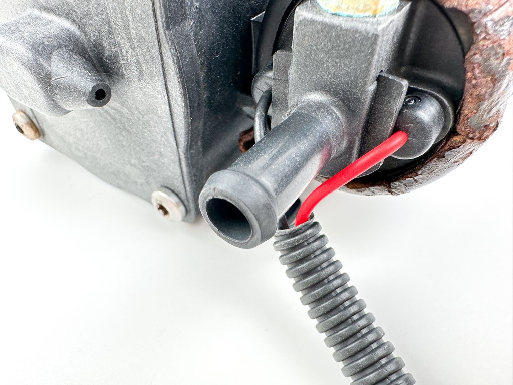 2008 Evinrude 250 HP 2 Stroke Etec Vapor Separator Tank VST 5006063 OEM