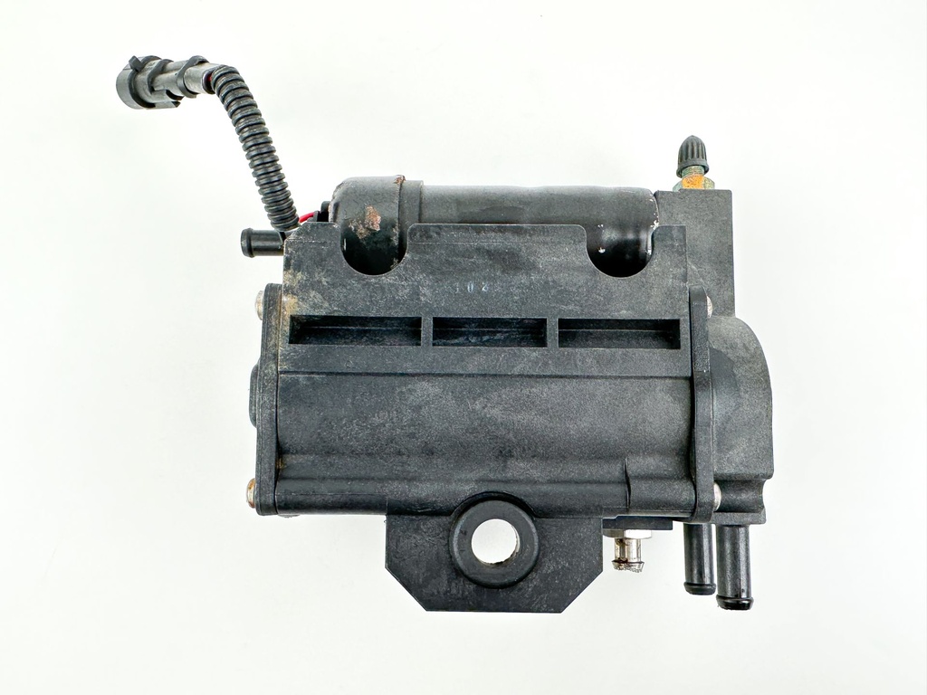 2008 Evinrude 250 HP 2 Stroke Etec Vapor Separator Tank VST 5006063 OEM