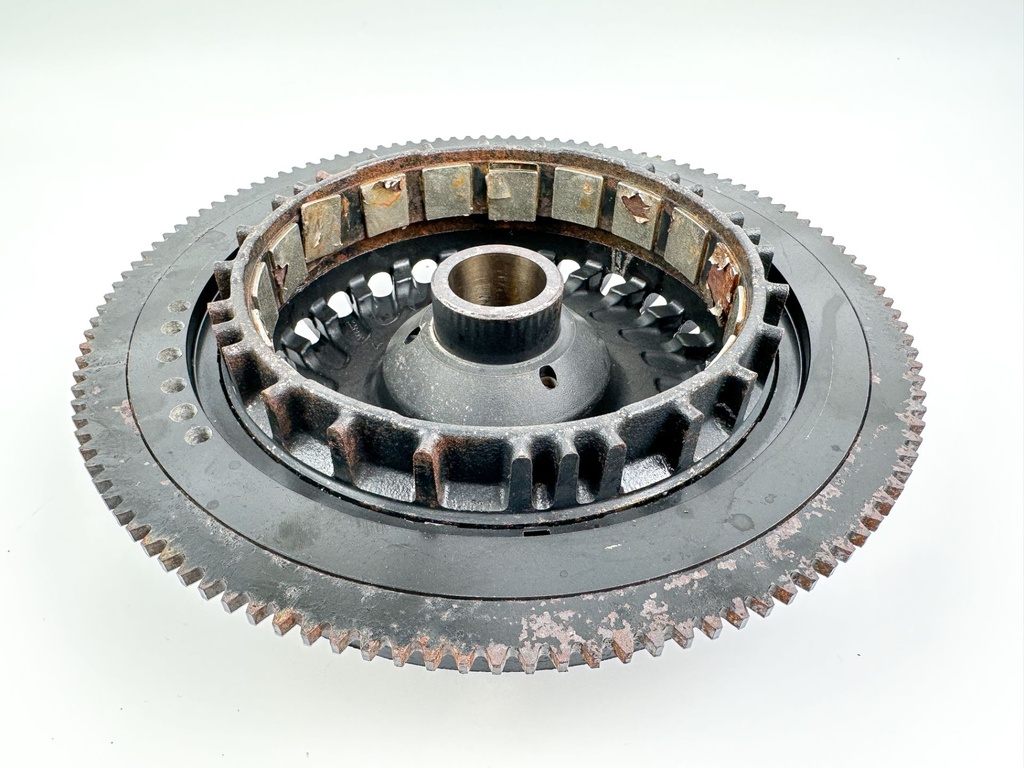 2008 Evinrude 250 HP 2 Stroke Etec Outboard Flywheel 0586924 Repair