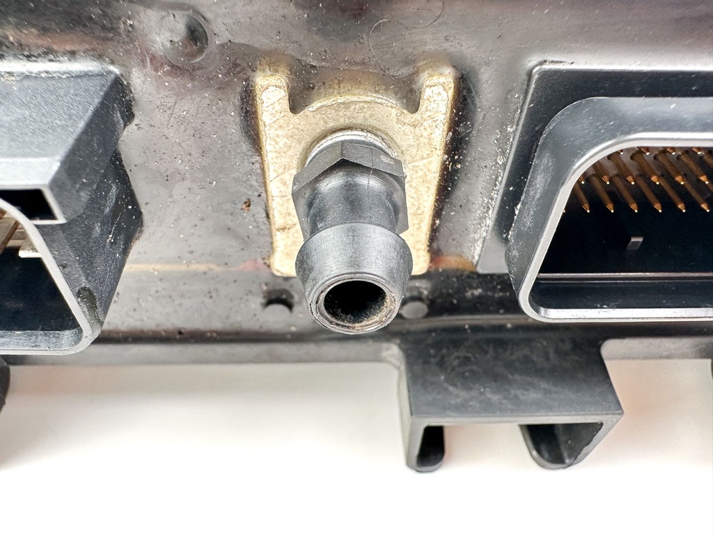 2008 Evinrude 250 HP 2 Stroke Outboard Engine Control Unit ECU 0586982 OEM