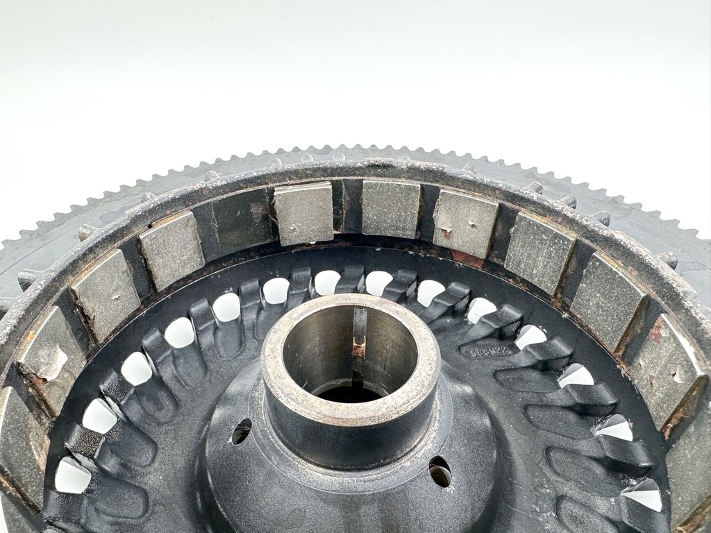 2008 Evinrude 250 HP 2 Stroke Etec Outboard Flywheel 0586924 - Repair