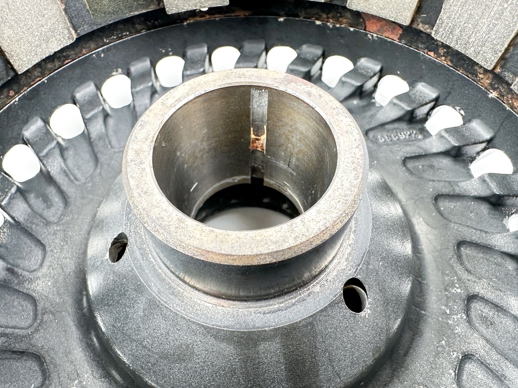 2008 Evinrude 250 HP 2 Stroke Etec Outboard Flywheel 0586924 - Repair