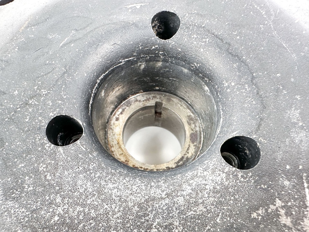 2008 Evinrude 250 HP 2 Stroke Etec Outboard Flywheel 0586924 - Repair