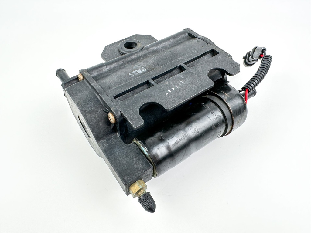 2008 Evinrude 250 HP 2 Stroke Etec Vapor Separator Tank VST 5006063 OEM