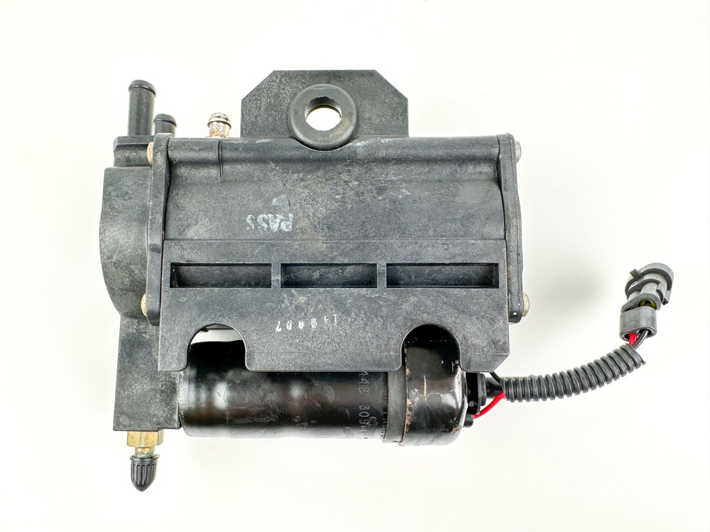 2008 Evinrude 250 HP 2 Stroke Etec Vapor Separator Tank VST 5006063 OEM