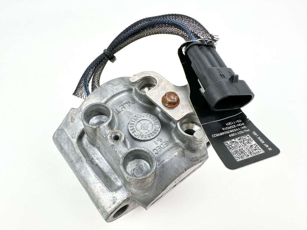 2008 Evinrude 250 HP 2 Stroke Etec Starboard Side Fuel Injector 5007586 OEM