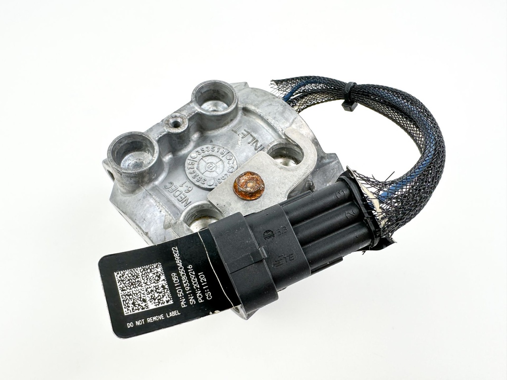 2008 Evinrude 250 HP 2 Stroke Etec Starboard Side Fuel Injector 5007586 OEM