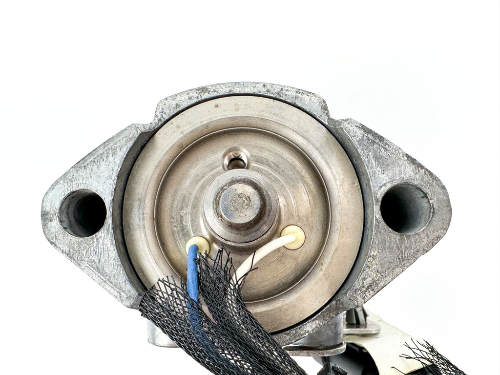 2008 Evinrude 250 HP 2 Stroke Etec Starboard Side Fuel Injector 5007586 OEM