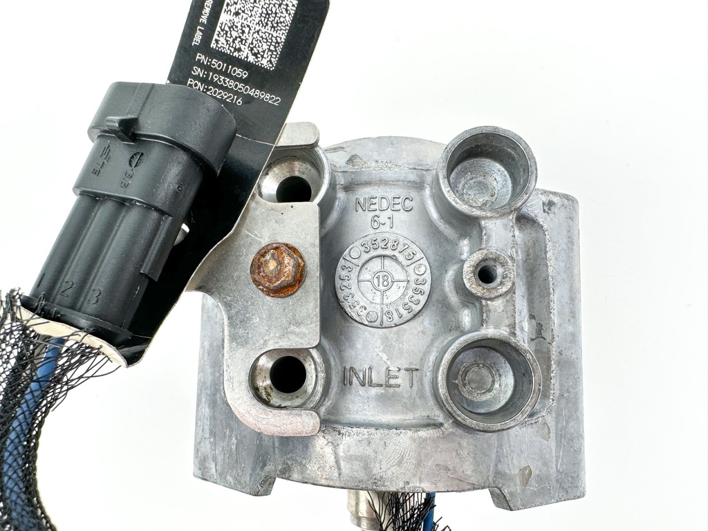 2008 Evinrude 250 HP 2 Stroke Etec Starboard Side Fuel Injector 5007586 OEM